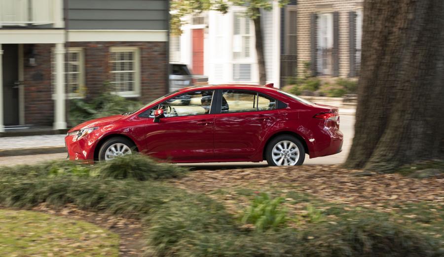  Toyota Corolla LE Sedan 2019 года  (NA) (фото 4 из 24)